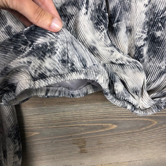 Astr Tie-Dye Blouse in Black and White - Picture 9 of 13